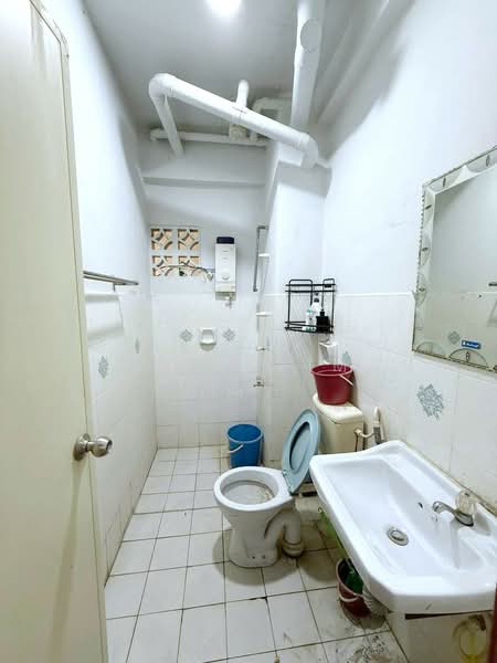 Apartment for Sale at Vista Seri Alam - Karl Lim - Bathroom - PropertyGuru.com.my