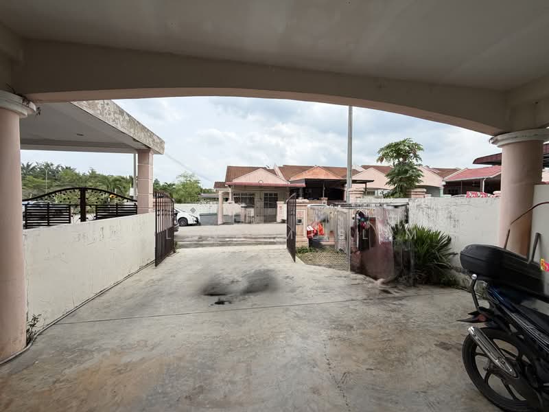 1-storey Terraced House for Sale in Bandar Baru Tangkak (Tangkak) - Azlina Muslim - Exterior - PropertyGuru.com.my