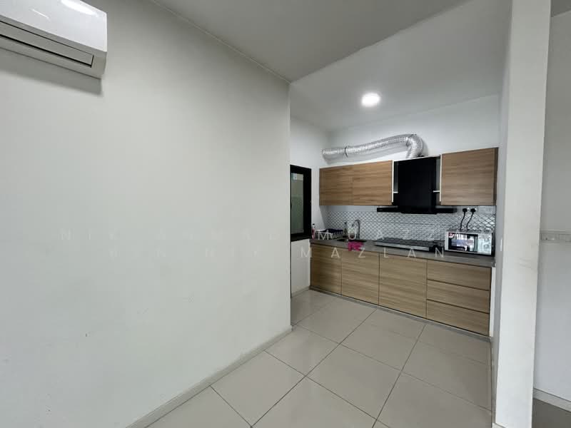 Condominium for Rent at Emira Residence - Nik Ahmad Muazzam Bin Nik Mazlan - Kitchen - PropertyGuru.com.my