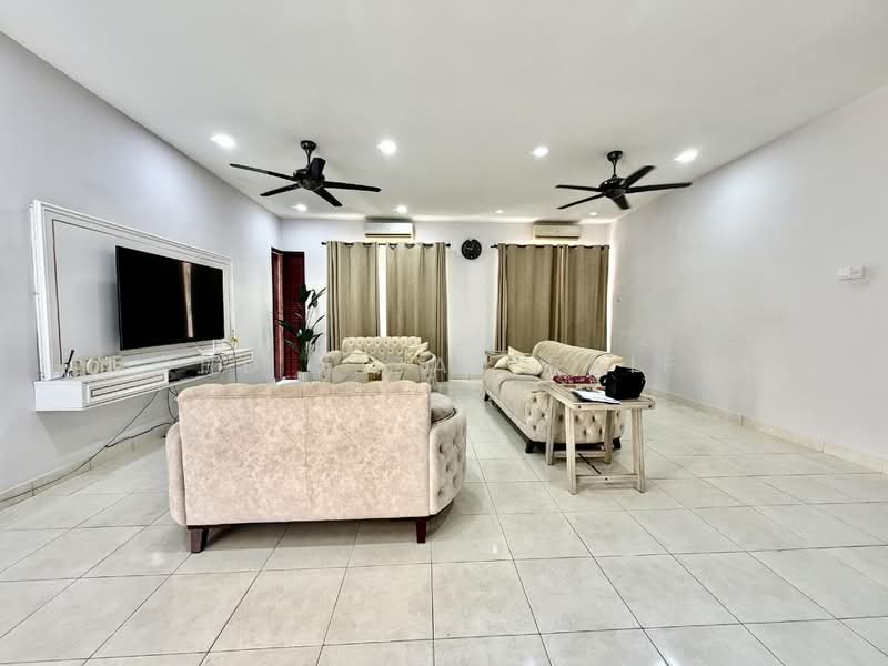Semi-Detached House for Sale in Laman Residen Kipark Sri Utara (Batu Caves) - Mohd Aizat Saiful Bahri - Living Room - PropertyGuru.com.my