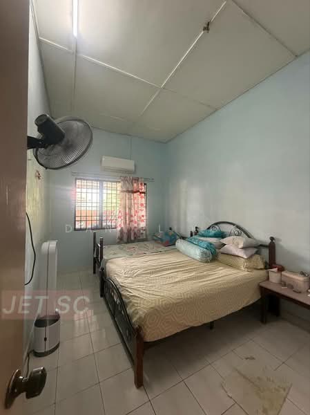 Rumah Teres 1 Tingkat untuk Dijual di Taman Pendamar Indah (Klang) - Daniel Kok - Bedroom - PropertyGuru.com.my