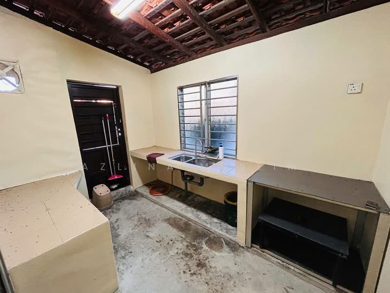 2-storey Terraced House for Sale in Taman Pontian Jaya (Pontian) - Azlina Muslim - Kitchen - PropertyGuru.com.my