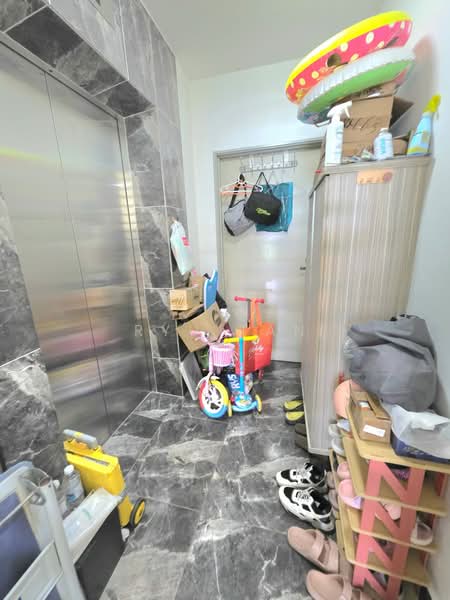 Service Residence for Sale at D'Summit Residences - Ryu Tan - PropertyGuru.com.my