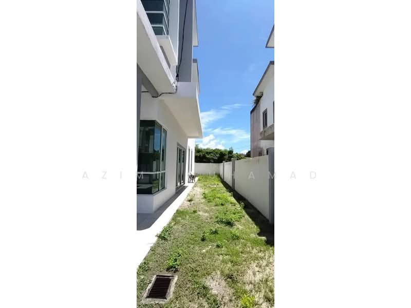 2-storey Terraced House for Sale in Batu Gajah (Perak) - Azimi Muhamad - Exterior - PropertyGuru.com.my