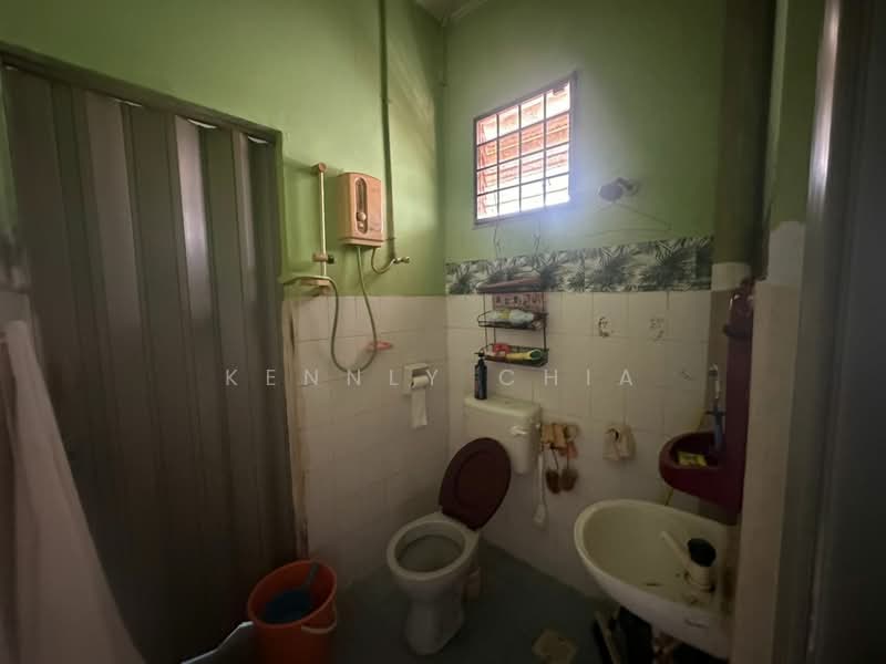 2-storey Terraced House for Sale in Masai (Johor) - Kennly Chia - Bathroom - PropertyGuru.com.my