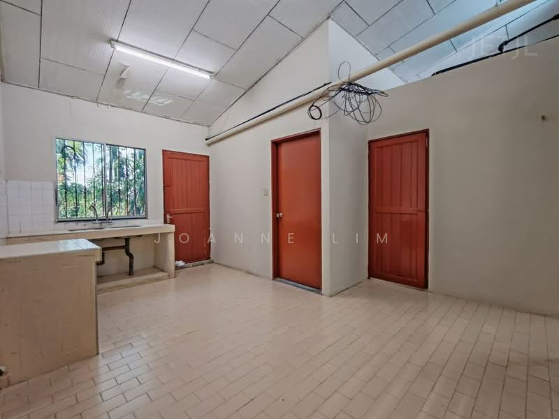 1-storey Terraced House for Sale in Port Klang (Pelabuhan Klang) (Selangor) - Joanne Lim - Kitchen - PropertyGuru.com.my