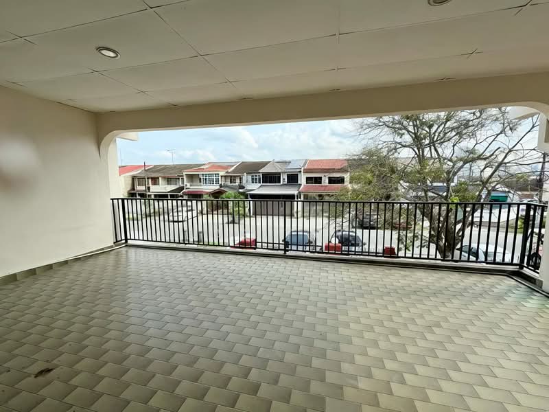 2-storey Terraced House for Rent in Johor Bahru (Johor) - Jas Tay - Balcony - PropertyGuru.com.my