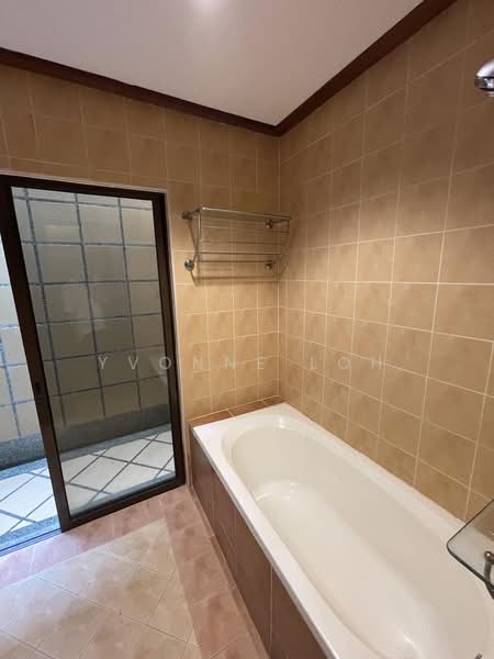 Rumah Banglo untuk Disewa di Batu Ferringhi (Penang) - Yvonne Loh - Bathroom - PropertyGuru.com.my