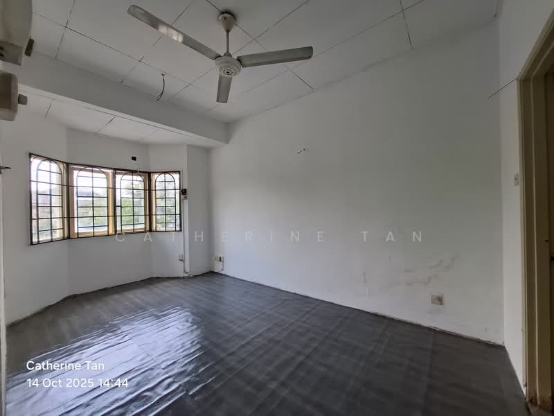 Rumah Teres 2 Tingkat untuk Dijual di Usj 3 (Subang Jaya) - Catherine Tan - Living Room - PropertyGuru.com.my