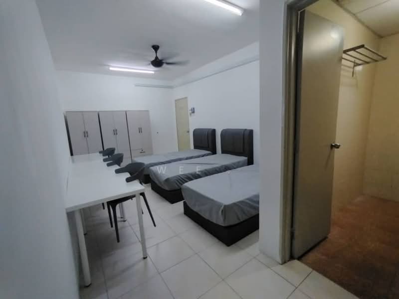 Kondominium untuk Dijual di Platinum Lake PV 13 - Wee . - Bedroom - PropertyGuru.com.my
