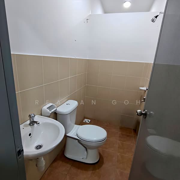 2.5-storey Terraced House for Rent in Taman Scientex Utama (Senai) - Reagan Goh - Bathroom - PropertyGuru.com.my