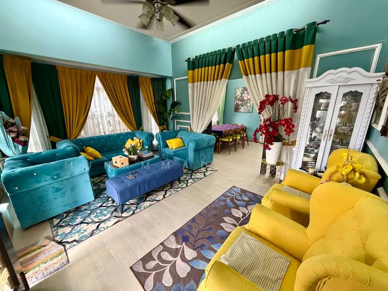 Bungalow for Sale in Kampung Mak Chili (Cukai) - Muhammad Najmi - Living Room - PropertyGuru.com.my
