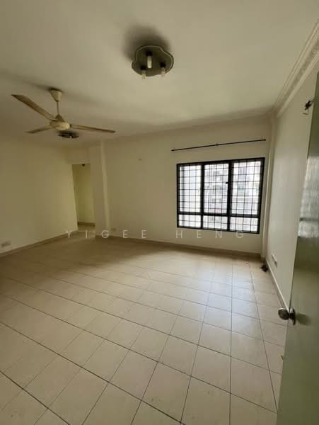 Apartment for Sale at Pangsapuri Randa - Yigee Heng - Living Room - PropertyGuru.com.my