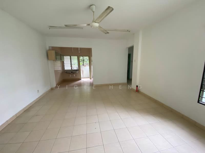Apartment for Sale at Pangsapuri Randa - Yigee Heng - Living Room - PropertyGuru.com.my