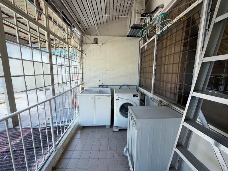 Terraced House for Sale in Island Glades (Jelutong) - Qyan Goh - Balcony - PropertyGuru.com.my