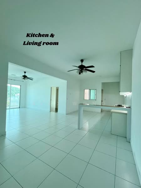 Kondominium untuk Dijual di Elit Heights @ Bayan City - Alex Wong - Living Room - PropertyGuru.com.my