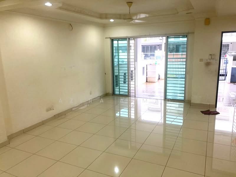 3-storey Terraced House for Sale in Taman Aman Permai (Bangi) - Azira Ahmad - Living Room - PropertyGuru.com.my