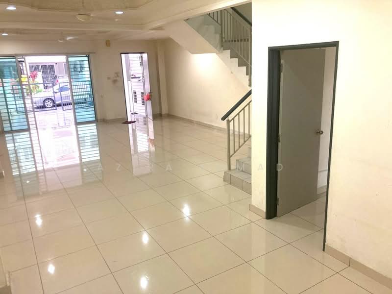 3-storey Terraced House for Sale in Taman Aman Permai (Bangi) - Azira Ahmad - Living Room - PropertyGuru.com.my