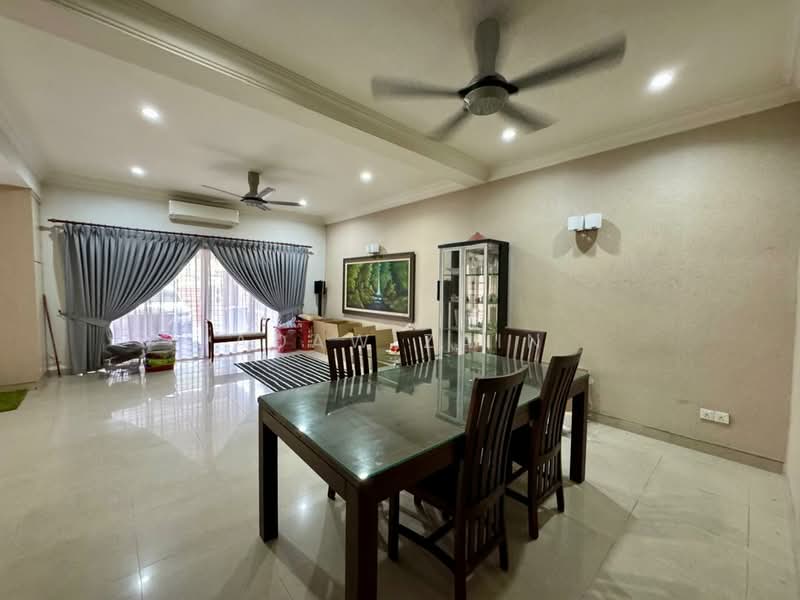 2-storey Terraced House for Sale in Bukit Jelutong (Shah Alam) - Adaw Zain - Living Room - PropertyGuru.com.my