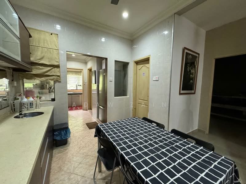 2-storey Terraced House for Sale in Bukit Jelutong (Shah Alam) - Adaw Zain - Kitchen - PropertyGuru.com.my