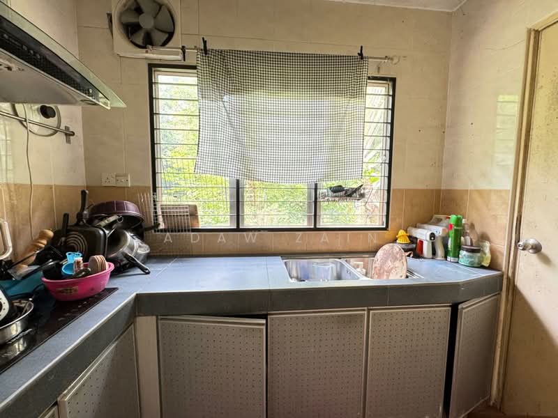 2-storey Terraced House for Sale in Bukit Jelutong (Shah Alam) - Adaw Zain - Kitchen - PropertyGuru.com.my