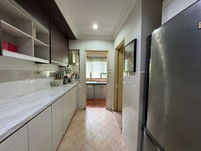 2-storey Terraced House for Sale in Bukit Jelutong (Shah Alam) - Adaw Zain - Kitchen - PropertyGuru.com.my