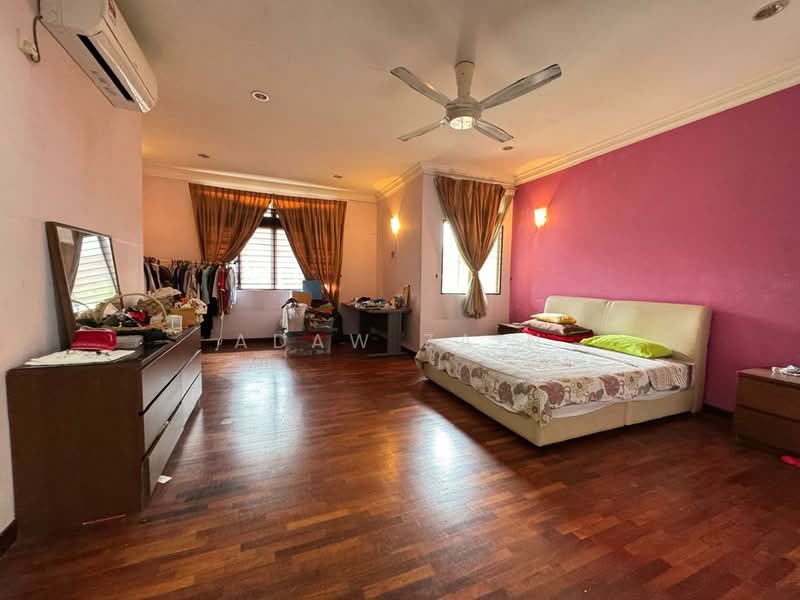 2-storey Terraced House for Sale in Bukit Jelutong (Shah Alam) - Adaw Zain - Bedroom - PropertyGuru.com.my