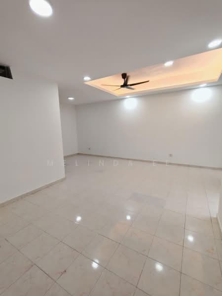 Rumah Teres 2 Tingkat untuk Dijual di Taman Desa Cemerlang (Ulu Tiram) - Melinda Ee - Living Room - PropertyGuru.com.my