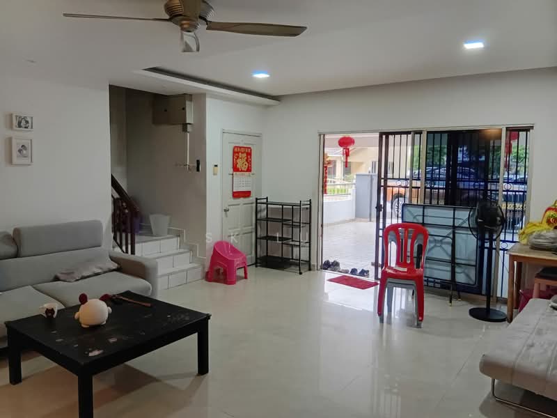 2-storey Terraced House for Sale in Rawang Perdana 2 (Rawang) - SK Luk - Living Room - PropertyGuru.com.my