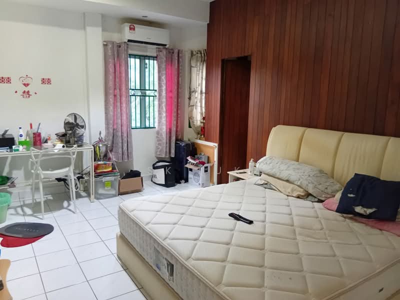 2-storey Terraced House for Sale in Rawang Perdana 2 (Rawang) - SK Luk - Bedroom - PropertyGuru.com.my