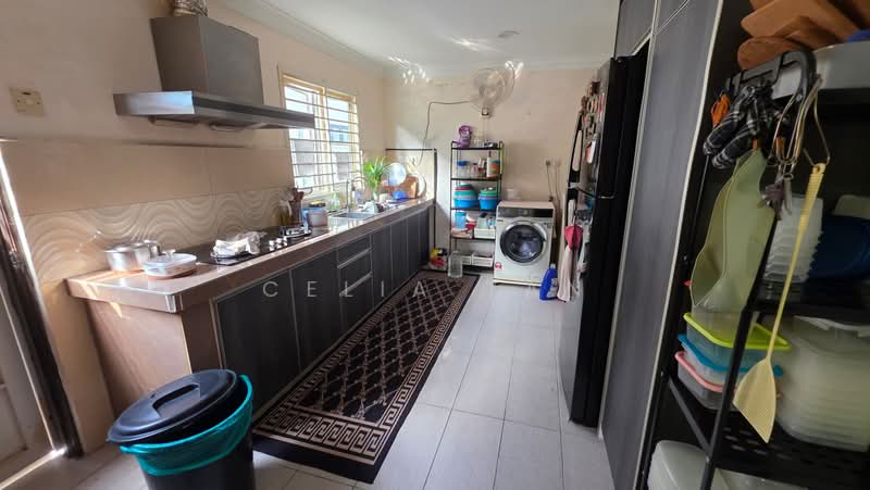 2-storey Terraced House for Sale in Putra Heights (Subang Jaya) - Celia Tan - Kitchen - PropertyGuru.com.my