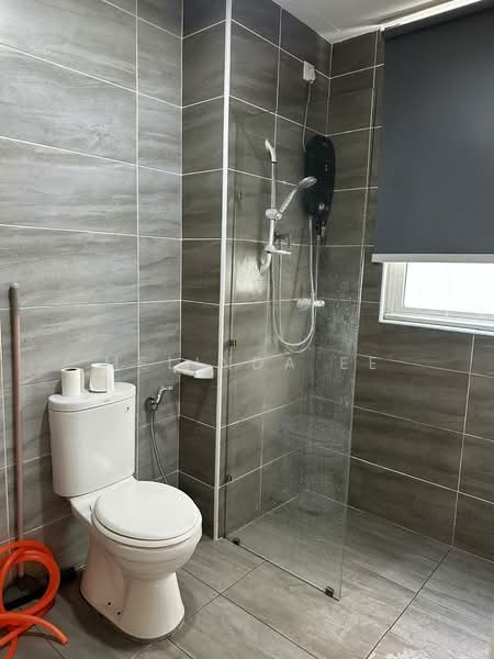 Service Residence for Sale at KSL Residence @ Daya - Melinda Ee - Bathroom - PropertyGuru.com.my