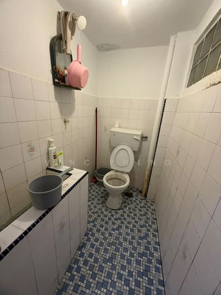 Kedai untuk Disewa di Melaka City (Melaka) - Vinc Pheng - Bathroom - PropertyGuru.com.my
