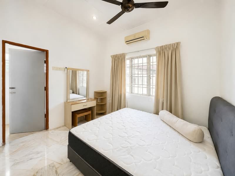 Rumah Teres 2 Tingkat untuk Dijual di Taman Saga (Klang) - James Teoh - Bedroom - PropertyGuru.com.my