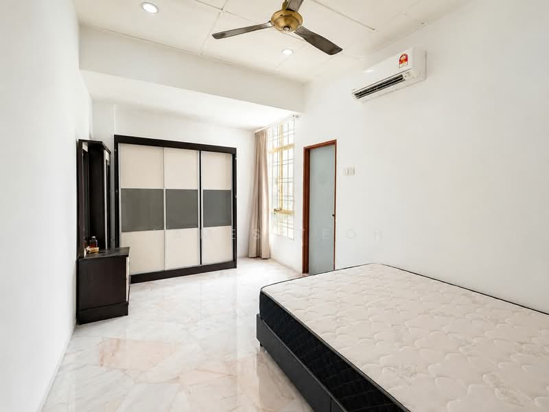 Rumah Teres 2 Tingkat untuk Dijual di Taman Saga (Klang) - James Teoh - Bedroom - PropertyGuru.com.my
