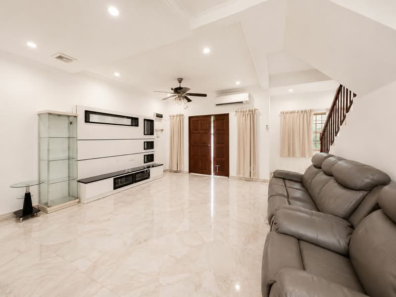 Rumah Teres 2 Tingkat untuk Dijual di Taman Saga (Klang) - James Teoh - Living Room - PropertyGuru.com.my
