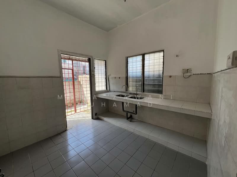 Terraced House for Sale in Kajang (Selangor) - Muna Zawani Muhamad - Kitchen - PropertyGuru.com.my