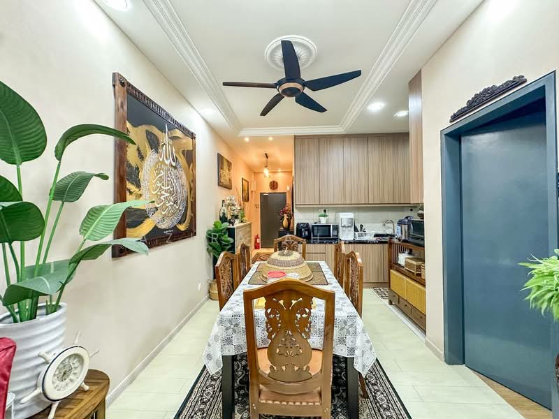 Condominium for Sale at Lakefront Homes - Azira Ahmad - Dining Room - PropertyGuru.com.my
