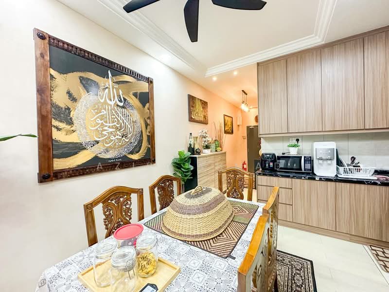 Condominium for Sale at Lakefront Homes - Azira Ahmad - Dining Room - PropertyGuru.com.my