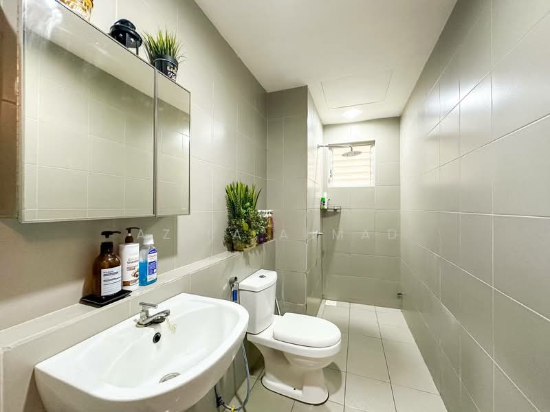 Condominium for Sale at Lakefront Homes - Azira Ahmad - Bathroom - PropertyGuru.com.my