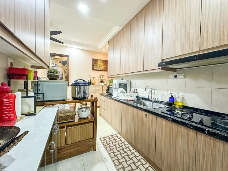 Condominium for Sale at Lakefront Homes - Azira Ahmad - Kitchen - PropertyGuru.com.my