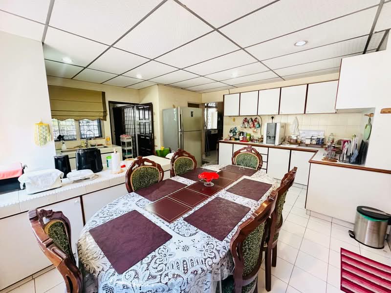 Rumah Teres 2 Tingkat untuk Dijual di Shah Alam (Selangor) - Amir Abas - Kitchen - PropertyGuru.com.my