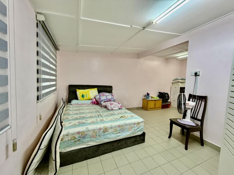 2-storey Terraced House for Sale in Taman Semarak (Kajang) - Mohd Aizat Saiful Bahri - Bedroom - PropertyGuru.com.my