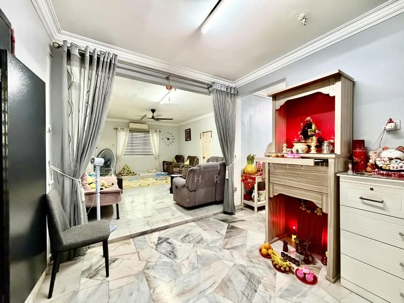 2-storey Terraced House for Sale in Taman Semarak (Kajang) - Mohd Aizat Saiful Bahri - Living Room - PropertyGuru.com.my