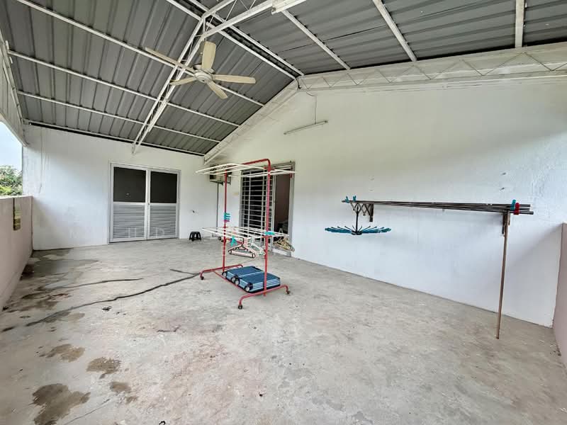 2-storey Terraced House for Sale in Taman Semarak (Kajang) - Mohd Aizat Saiful Bahri - Exterior - PropertyGuru.com.my