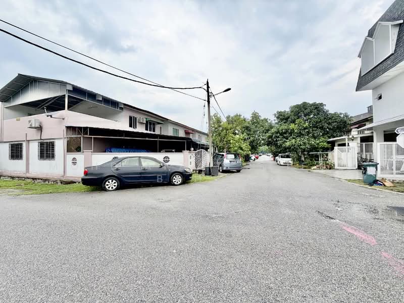 2-storey Terraced House for Sale in Taman Semarak (Kajang) - Mohd Aizat Saiful Bahri - Exterior - PropertyGuru.com.my