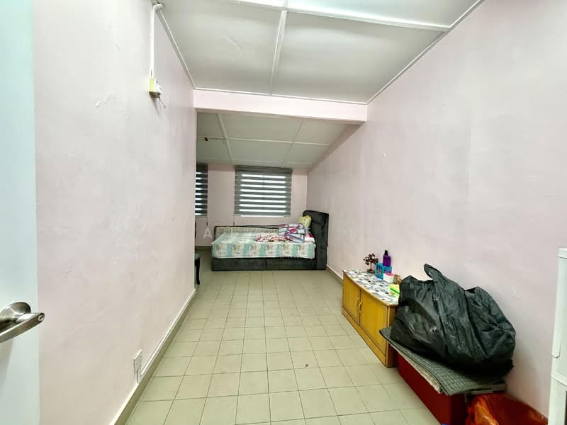2-storey Terraced House for Sale in Taman Semarak (Kajang) - Mohd Aizat Saiful Bahri - Bedroom - PropertyGuru.com.my