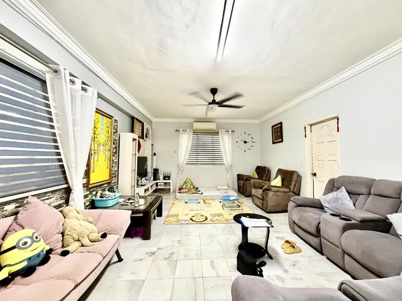 2-storey Terraced House for Sale in Taman Semarak (Kajang) - Mohd Aizat Saiful Bahri - Living Room - PropertyGuru.com.my