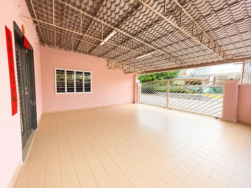 2-storey Terraced House for Sale in Taman Semarak (Kajang) - Mohd Aizat Saiful Bahri - Exterior - PropertyGuru.com.my