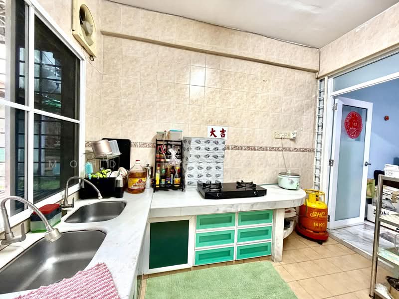 2-storey Terraced House for Sale in Taman Semarak (Kajang) - Mohd Aizat Saiful Bahri - Kitchen - PropertyGuru.com.my